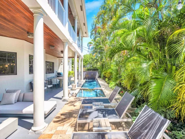 Продажа дома по адресу 1958 Harbourview Drive - фото 8920858