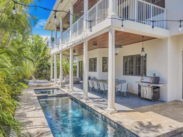 Продажа дома по адресу 1958 Harbourview Drive - фото 8920860