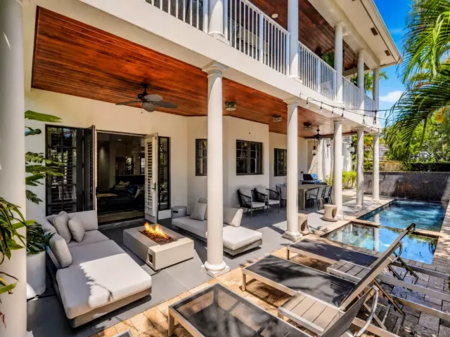Продажа дома по адресу 1958 Harbourview Drive - фото 8920844