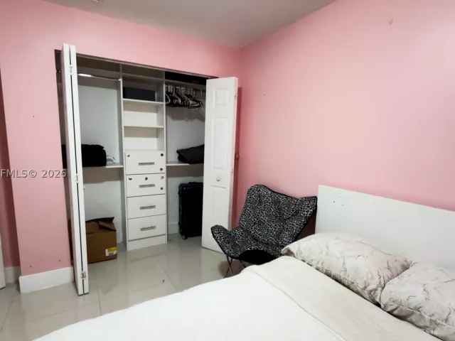 Продажа дома по адресу 920 NW 65th St - фото 8877622