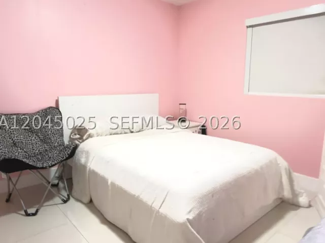 Продажа дома по адресу 920 NW 65th St - фото 8877623