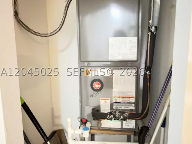Продажа дома по адресу 920 NW 65th St - фото 8877624
