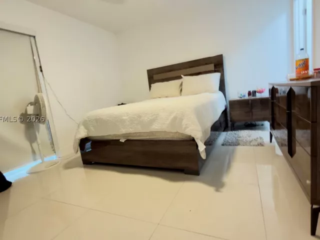 Продажа дома по адресу 920 NW 65th St - фото 8877627