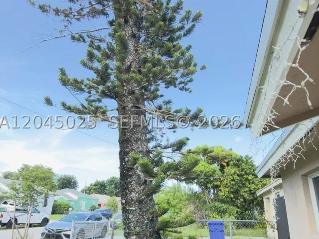 Продажа дома по адресу 920 NW 65th St - фото 8877609