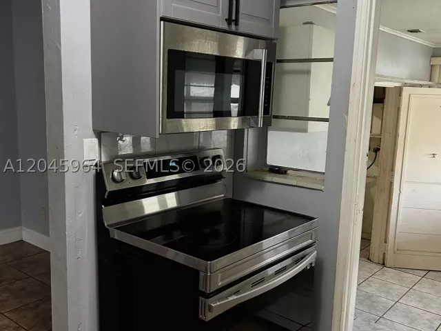 Продажа дома по адресу 1355 NW 86th St - фото 8925548