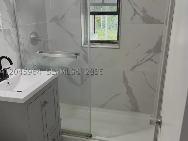 Продажа дома по адресу 1355 NW 86th St - фото 8925551