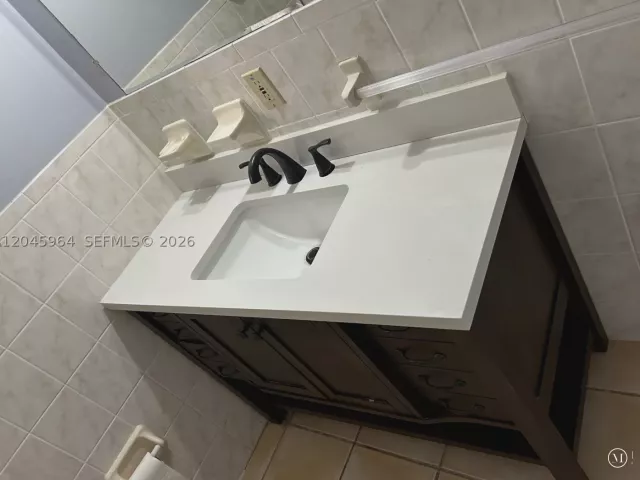 Продажа дома по адресу 1355 NW 86th St - фото 8925555