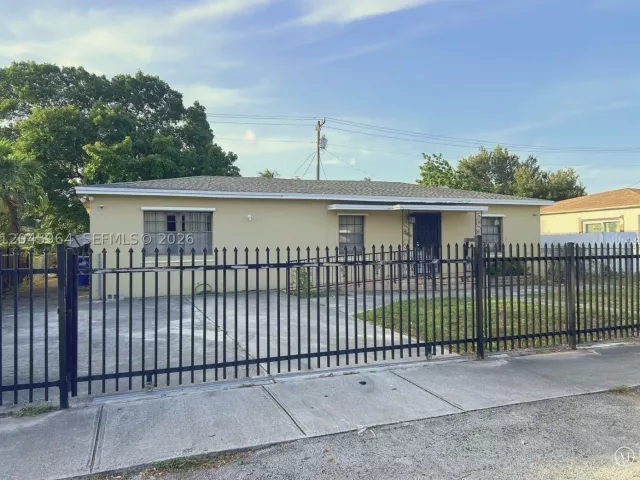 Продажа дома по адресу 1355 NW 86th St - фото 8925541