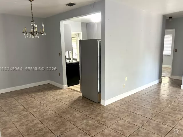 Продажа дома по адресу 1355 NW 86th St - фото 8925543