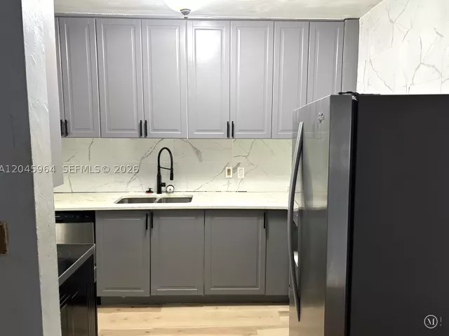 Продажа дома по адресу 1355 NW 86th St - фото 8925545