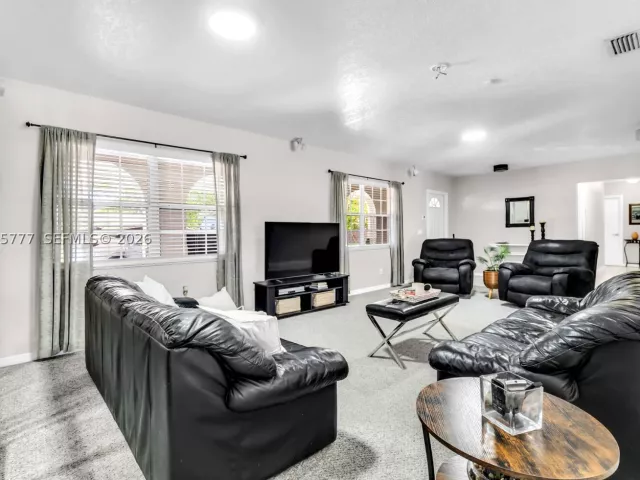 Продажа дома по адресу 12805 SW 193rd Ter - фото 8870127