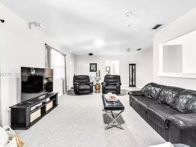 Продажа дома по адресу 12805 SW 193rd Ter - фото 8870129