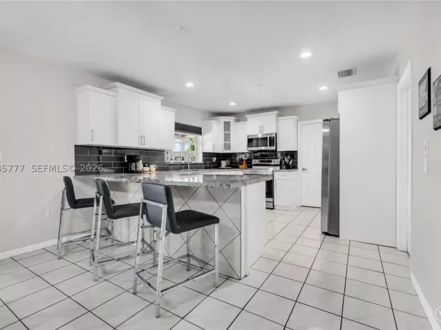 Продажа дома по адресу 12805 SW 193rd Ter - фото 8870122
