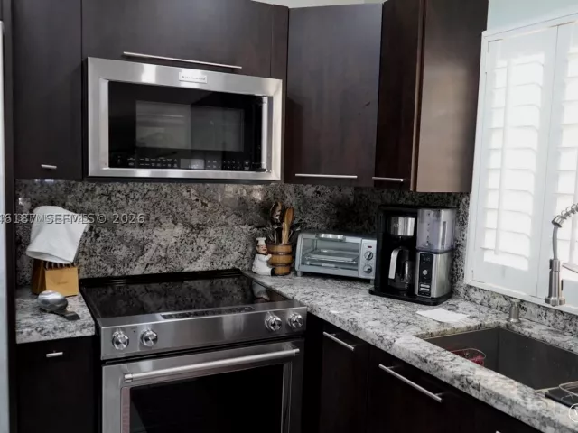 Продажа дома по адресу 3461 SW 154th Ct - фото 8871424