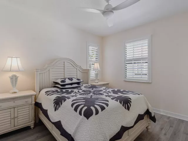 Продажа дома по адресу 295 NE 5th Avenue 32 - фото 8900274