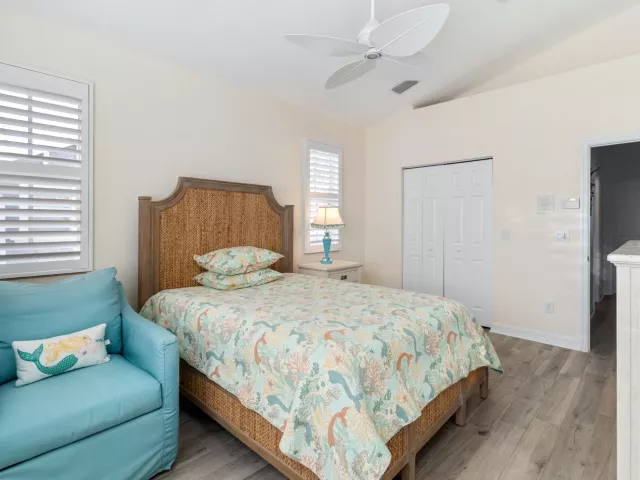 Продажа дома по адресу 295 NE 5th Avenue 32 - фото 8900278