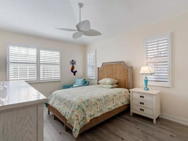 Продажа дома по адресу 295 NE 5th Avenue 32 - фото 8900279