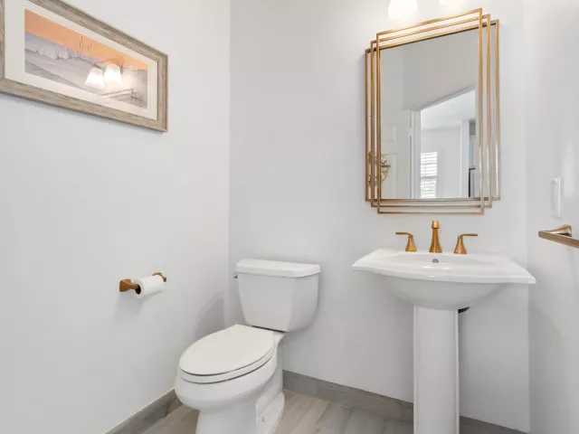 Продажа дома по адресу 295 NE 5th Avenue 32 - фото 8900281