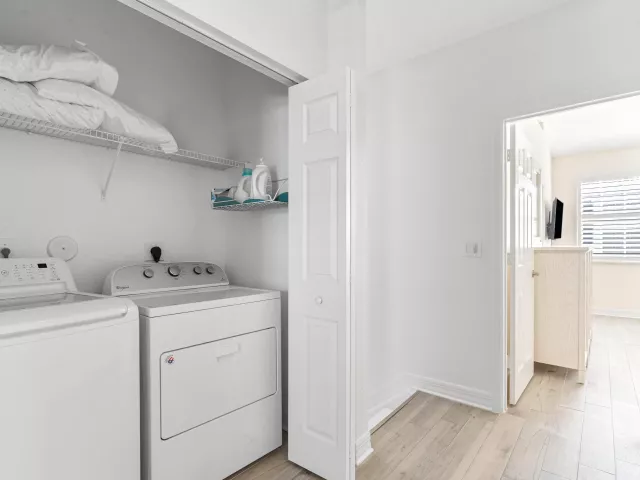 Продажа дома по адресу 295 NE 5th Avenue 32 - фото 8900269