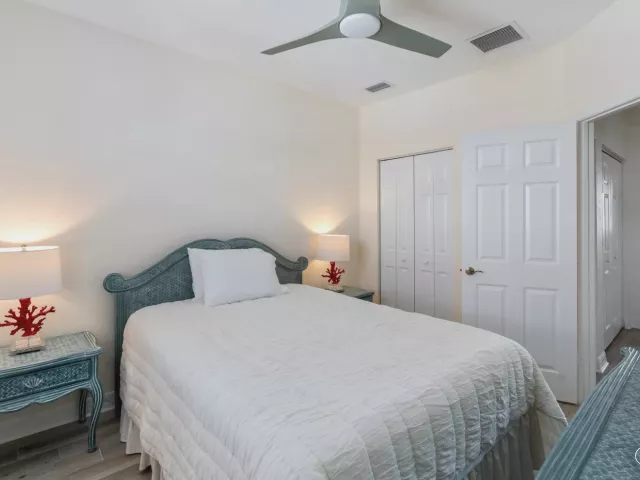 Продажа дома по адресу 295 NE 5th Avenue 32 - фото 8900270