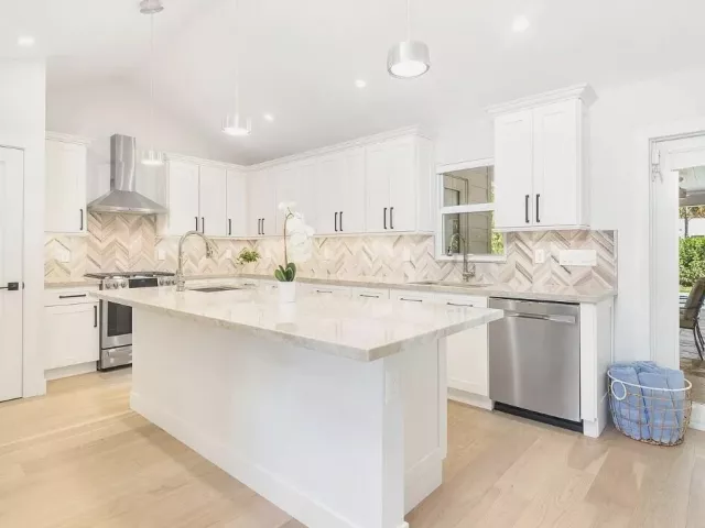 Продажа дома по адресу 803 Kanuga Drive - фото 9042418