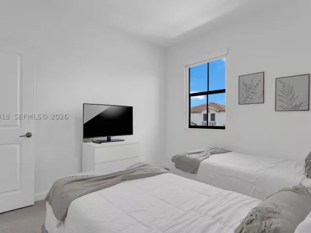 Продажа дома по адресу 12924 SW 229th St - фото 8871405