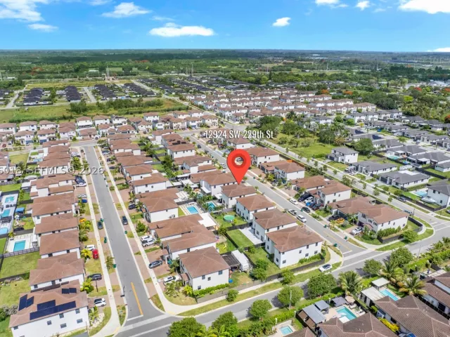 Продажа дома по адресу 12924 SW 229th St - фото 8871410