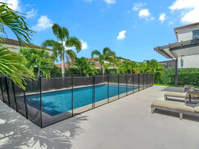 Продажа дома по адресу 12924 SW 229th St - фото 8871397