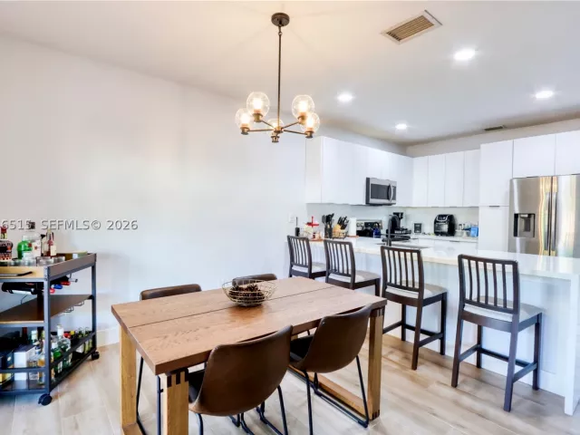 Продажа дома по адресу 14302 SW 133rd Ct - фото 8871551