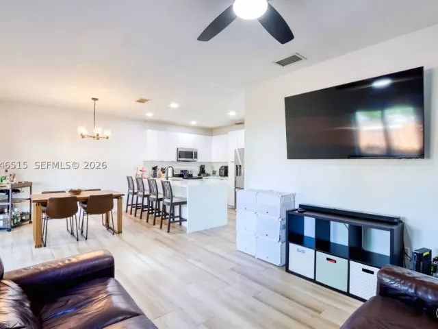 Продажа дома по адресу 14302 SW 133rd Ct - фото 8871552
