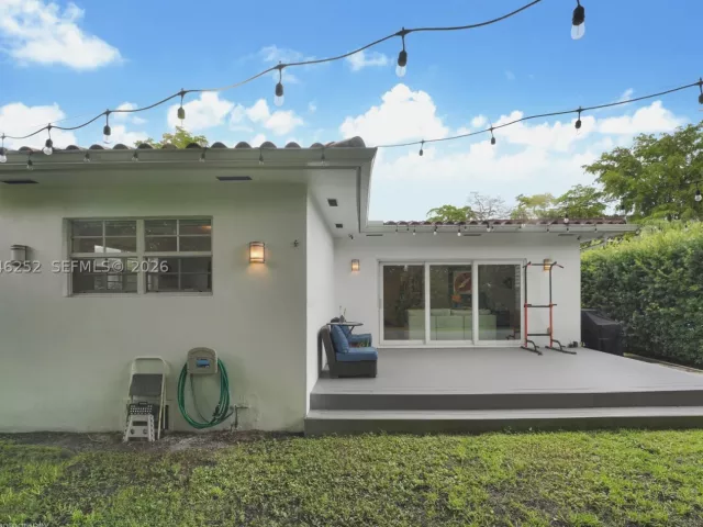 Продажа дома по адресу 1556 Catalonia Ave - фото 9004156