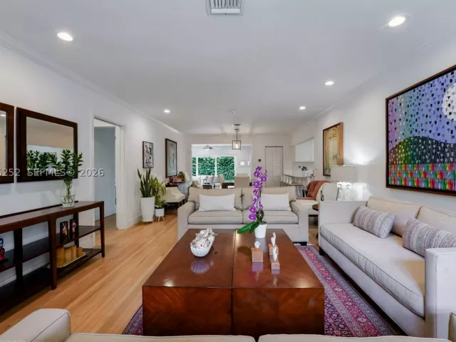 Продажа дома по адресу 1556 Catalonia Ave - фото 9004145