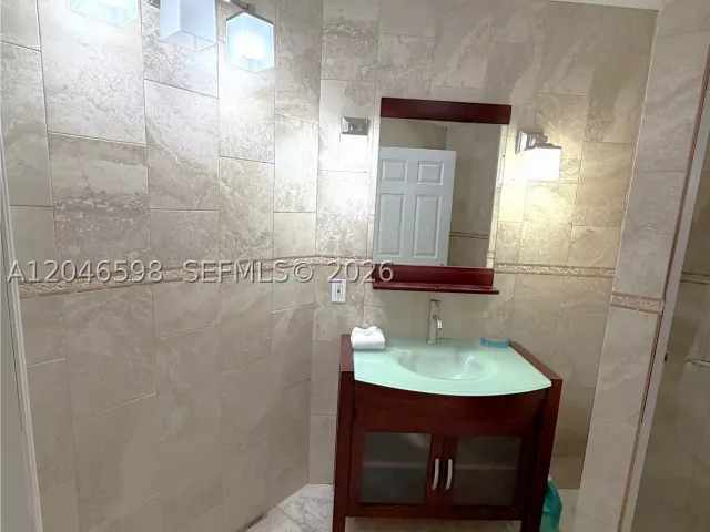 Продажа дома по адресу 14225 SW 55th St - фото 8877072