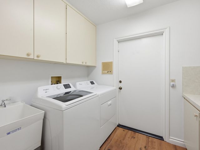 Продажа дома по адресу 370 SE 13th Avenue - фото 8992950