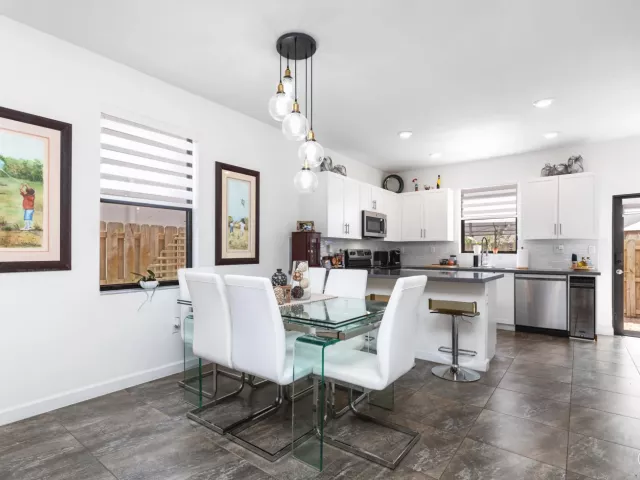 Продажа дома по адресу 2820 SW 17th Avenue - фото 8896225