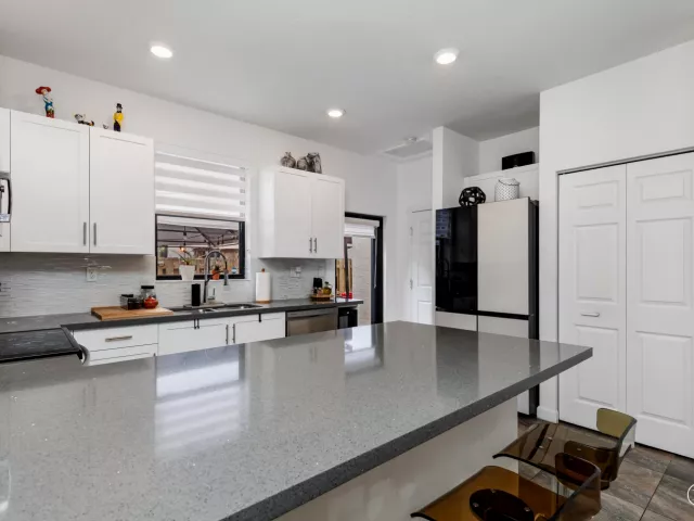 Продажа дома по адресу 2820 SW 17th Avenue - фото 8896228