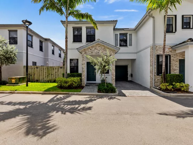 Продажа дома по адресу 2820 SW 17th Avenue - фото 8896211