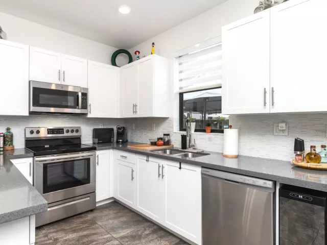 Продажа дома по адресу 2820 SW 17th Avenue - фото 8896229