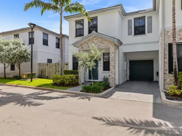 Продажа дома по адресу 2820 SW 17th Avenue - фото 8896218