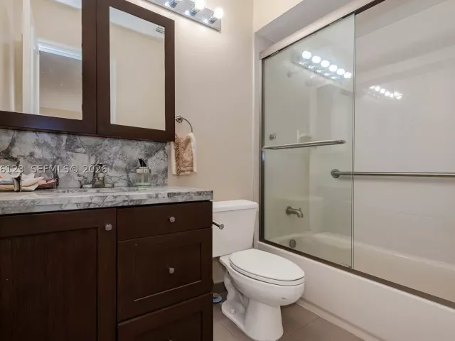 Продажа дома по адресу 8890 SW 133rd Pl A - фото 8877718