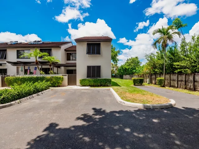 Продажа дома по адресу 8890 SW 133rd Pl A - фото 8877704