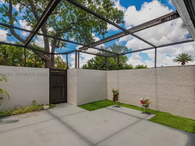 Продажа дома по адресу 8890 SW 133rd Pl A - фото 8877722