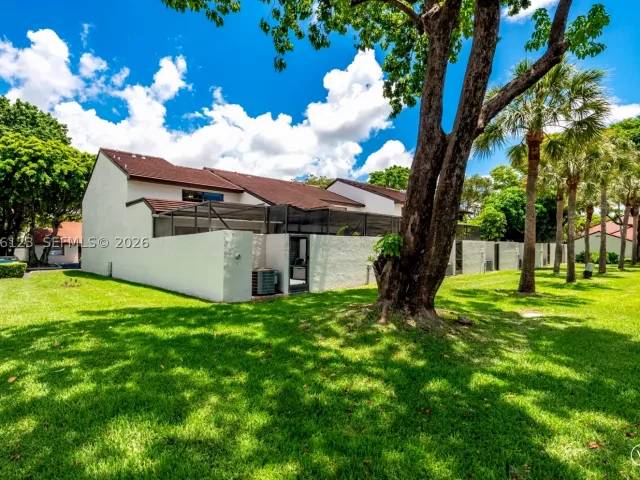 Продажа дома по адресу 8890 SW 133rd Pl A - фото 8877723