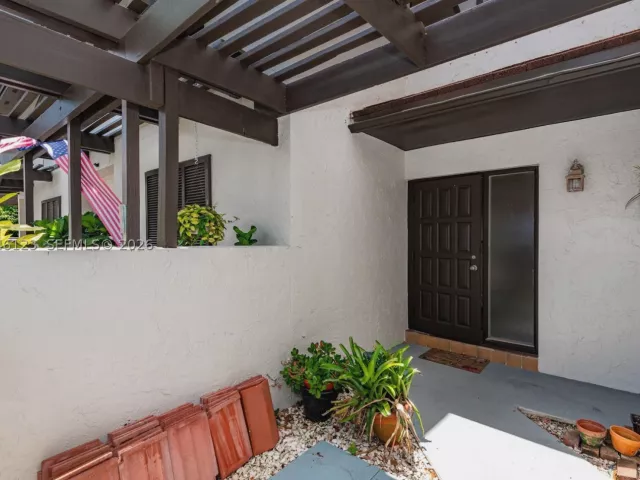 Продажа дома по адресу 8890 SW 133rd Pl A - фото 8877705