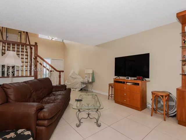 Продажа дома по адресу 8890 SW 133rd Pl A - фото 8877708