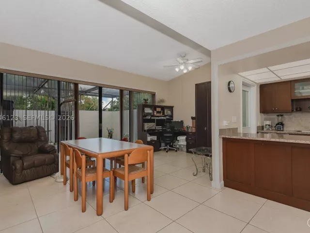 Продажа дома по адресу 8890 SW 133rd Pl A - фото 8877710