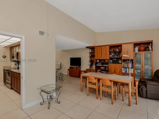 Продажа дома по адресу 8890 SW 133rd Pl A - фото 8877711