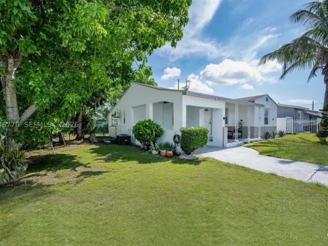 Продажа дома по адресу 2371 NW 85th St - фото 8913663