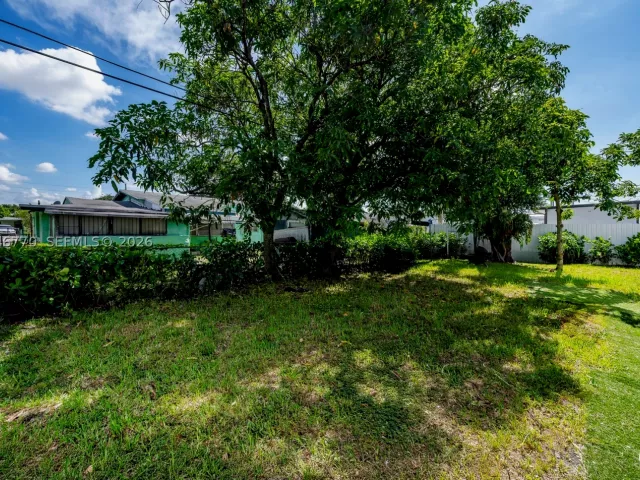 Продажа дома по адресу 2371 NW 85th St - фото 8913667