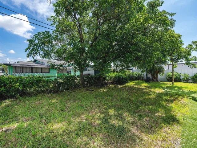 Продажа дома по адресу 2371 NW 85th St - фото 8913670